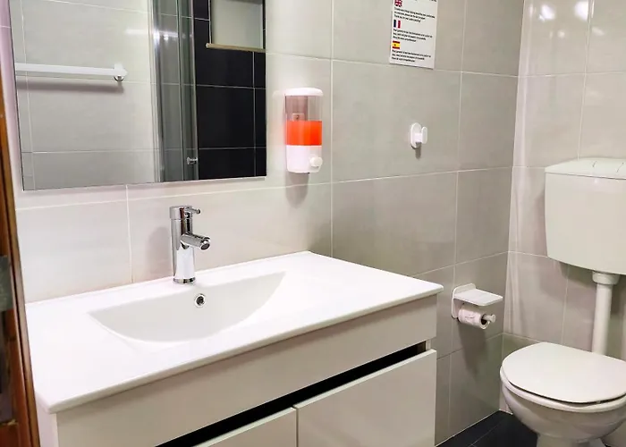 Manelmar O Refugio * Nazaré