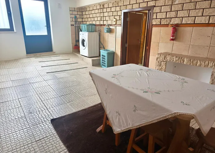 Manelmar O Refugio * Nazaré